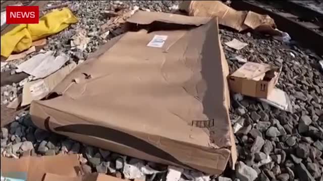 Thousand's of Amazon Packages" Seen Thrown on LA Railway