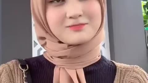 ukhti cantik goyang asyik sedunia