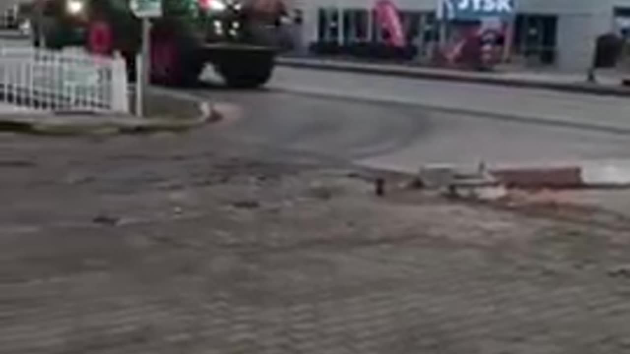 I WONDER IF YOU WILL SEE WHAT IS HAPPENING IN ROMANIA ON THE MSM NEWS