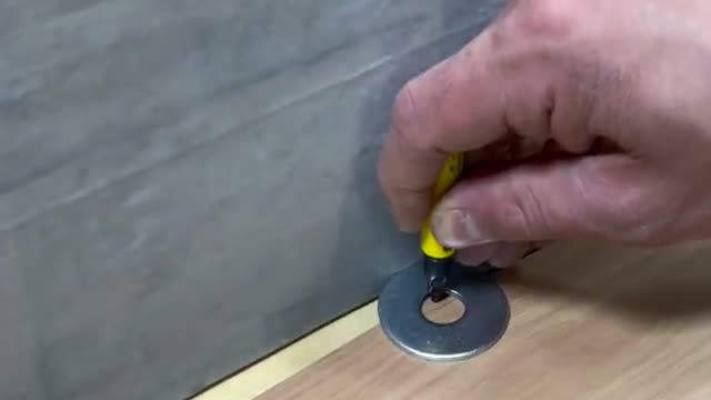 how to create a precise line with just one screw