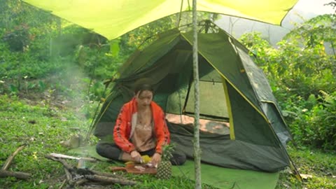 SOLO CAMPING OVERNIGHT IN HEAVY RAIN WITH THUNDERSTORM