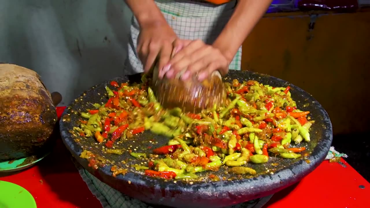 EXTREME Spicy Food Challenge in Jakarta! HUGE 32 Kinds of Sambal and LEVEL 5 Seblak!