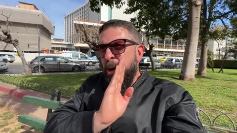 Andromeda yacht. Georgia protests will continue. Ursula meets Trudeau. Elensky Oscars snub. U/1