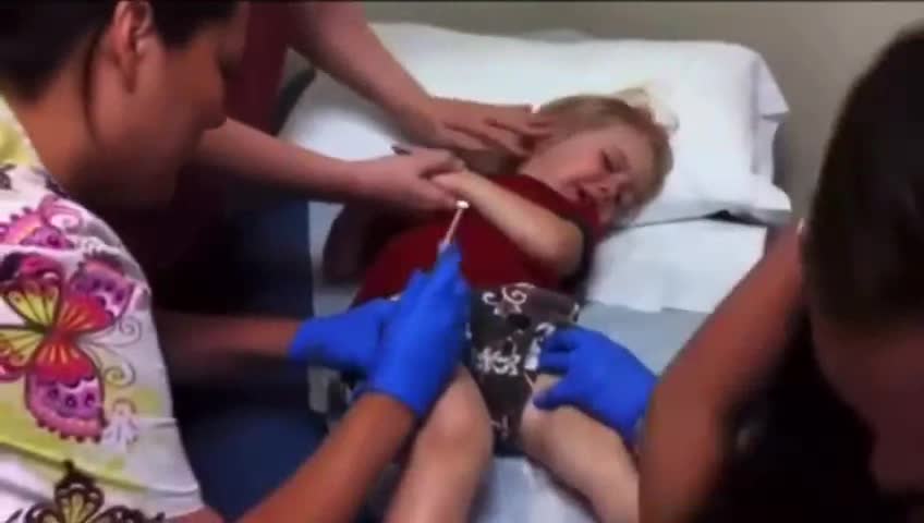 doctors force 6 vaccines in a child