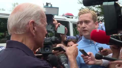 [USA] Biden Goes BALLISTIC At Reporter "Investigate TRUMP!!"