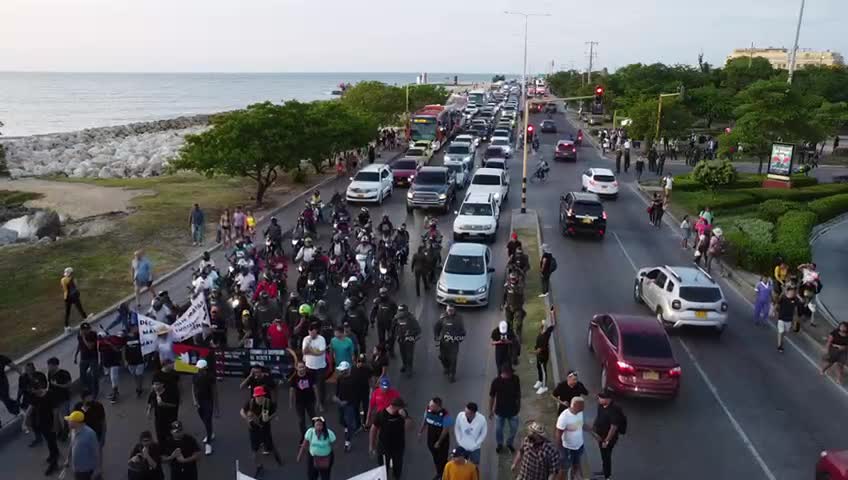 Segundo día de protestas contra decretos de la Alcaldía