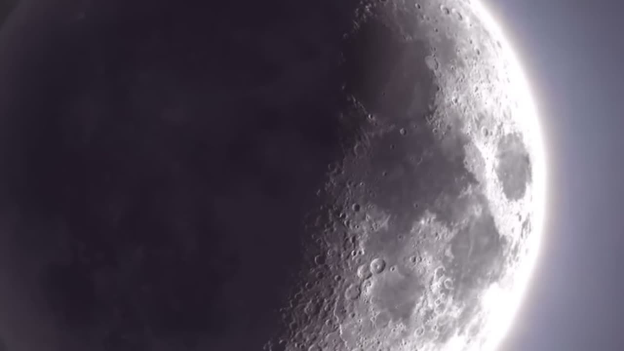 150 megapixels of the first quarter moon view.
