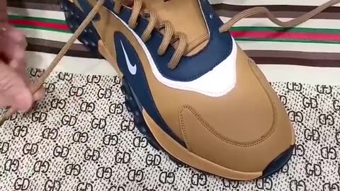 Tying shoelaces has never been easier
