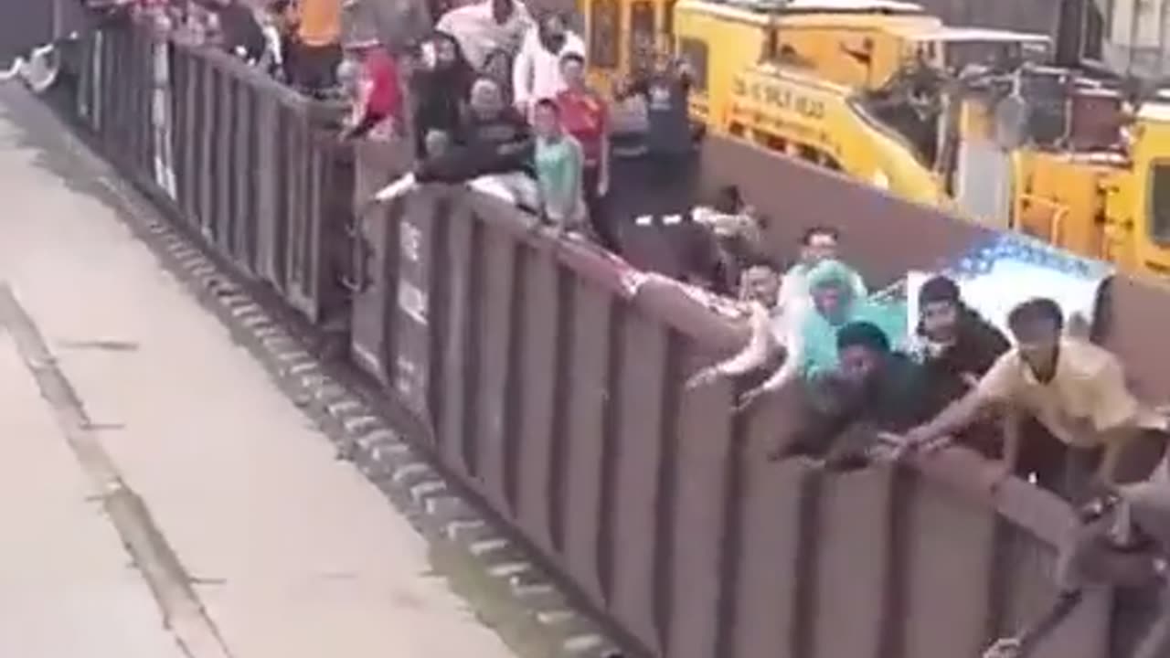 Train filled with military-aged illegals heading to USA