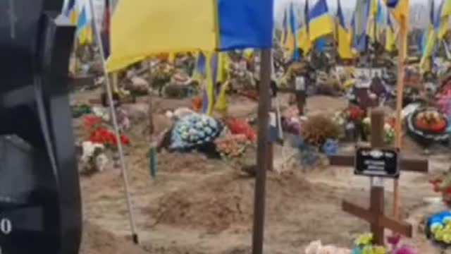 Ukraine: Mass graves for fallen soliders