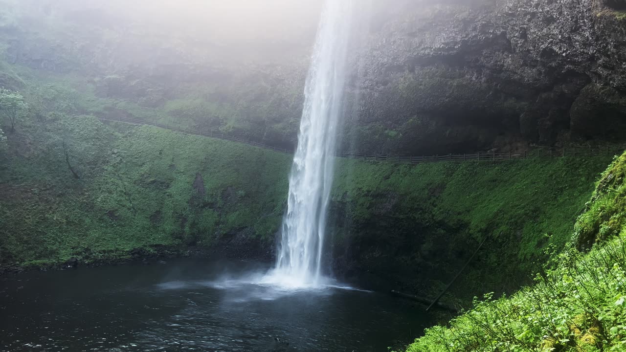 SILENT PERSPECTIVES of South Waterfall! | Trail of Ten Falls | Silver Falls State Park | Oregon | 4K