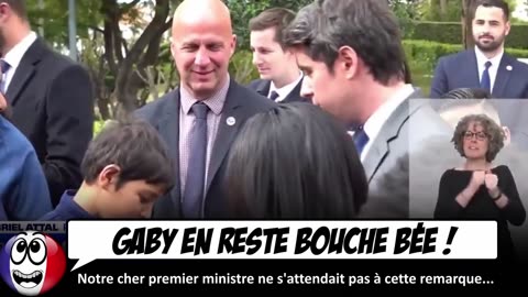 Macron il est MÉCHANT ! Un gamin ALLUME Manu devant Gabriel Attal.