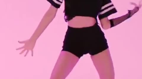 BLACKPINK Lisa Solo Dance - BLINKS