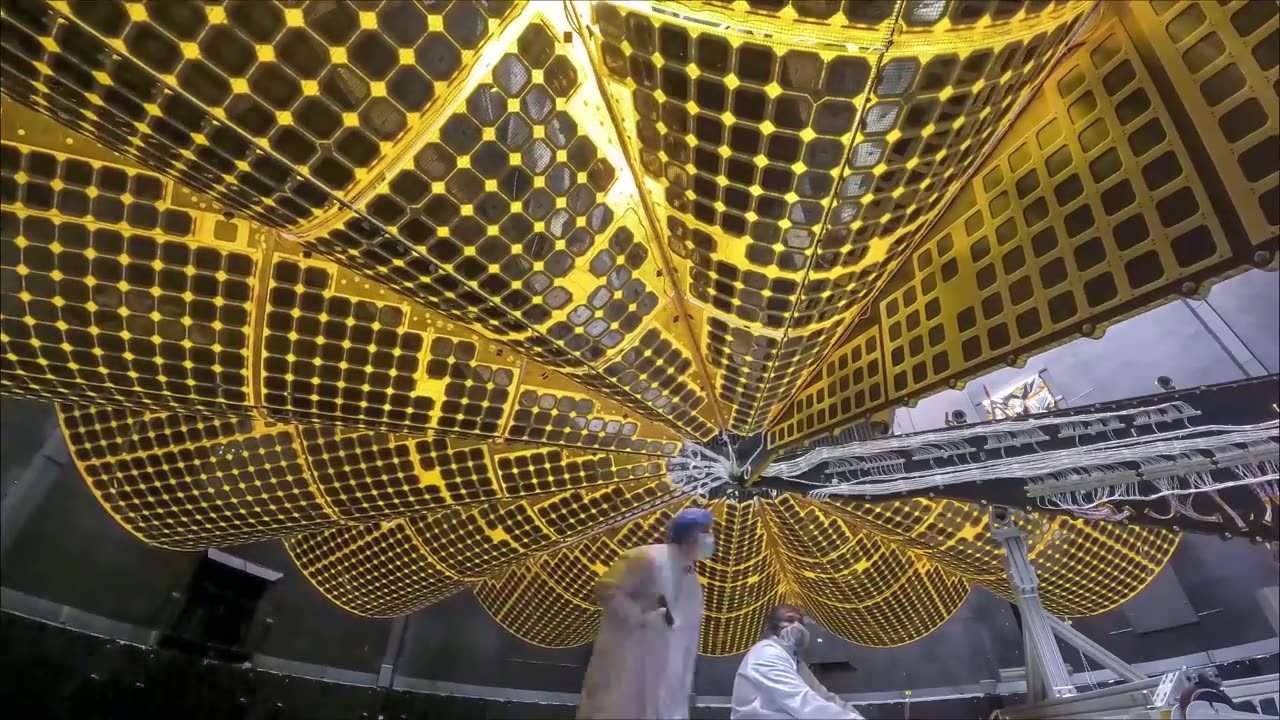 NASA LUCY EXTENDS ITS SOLAR ARRAYS