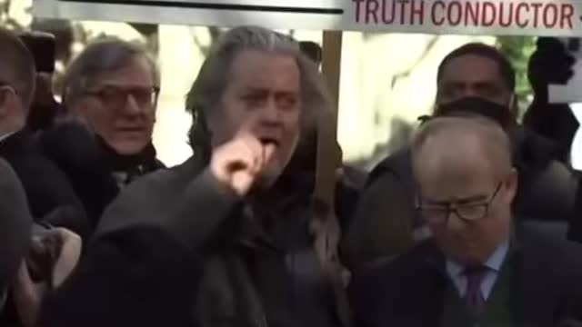 Steve Bannon goes off! Going on the Offense!