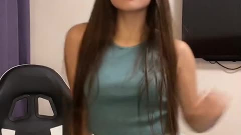 girl dancing 16 (follow me)