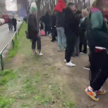 This is what the queue of Russians who want to vote in the Czech capital looks