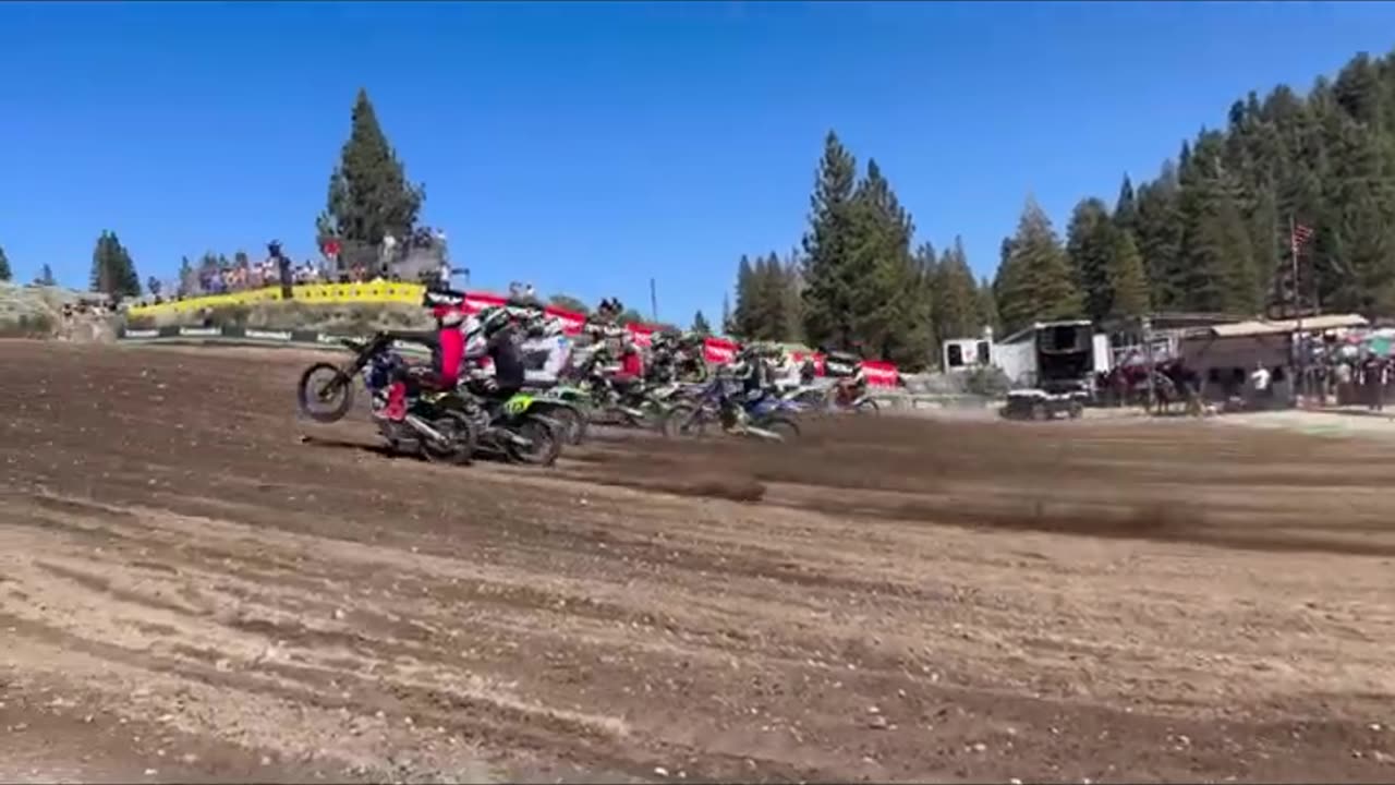 Dirt Bikers Race