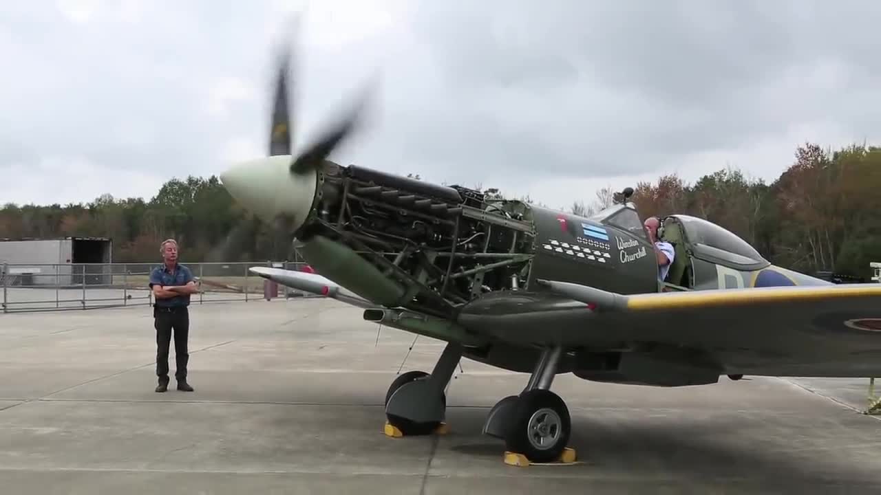 Spitfire MK XVI - First Engine Run in 17 Years!