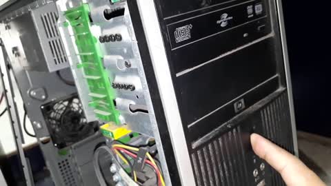 Computer Fan makes loud noise issue fix