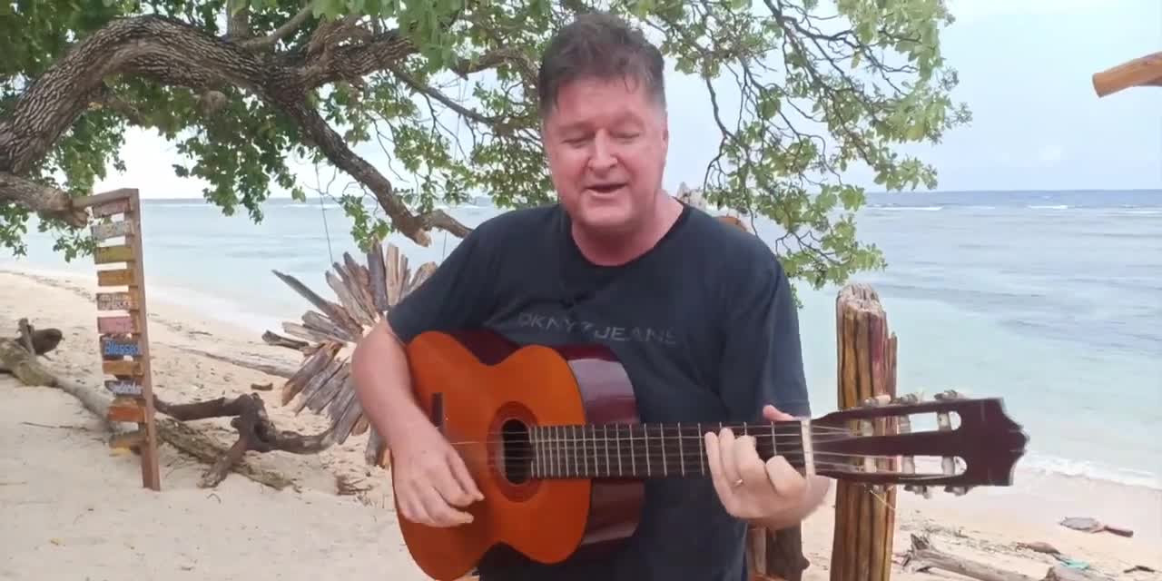 "Hitam Hitam Kulit Kanari " dari Nanaku Group (Cover) - Vokal: Rainer Scheunemann