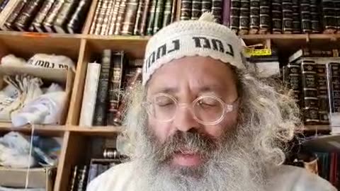ואחר כך הביאו את האבנים ובנו את המזבח וסדוהו בסיד וכתבו עליו את כל דברי - שיר משנה מסכת סוטה דף לב