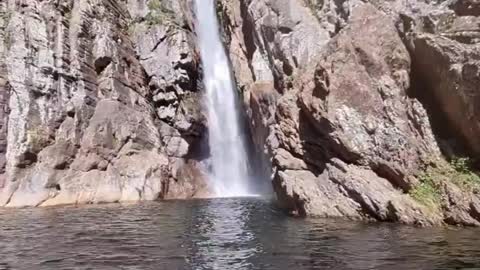 Cachoeira Veredas 💦 Quem conhece a trilha para chegar até a cachoeira sabe que era difícil