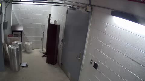 6031RHOBG1G102BEastVestibule_2021-01-06_08h40min02s743ms.mp4