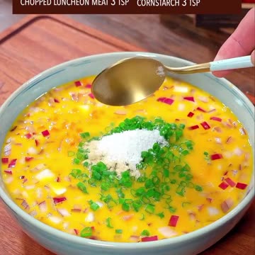 "Crispy and Savory: Elevate Your Breakfast Game with Omelette Stuffed Onion Rings!"