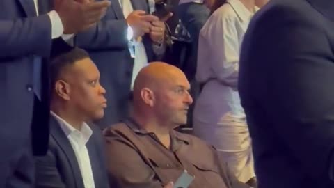 John Fetterman refused to stand and looked away when Josh Shapiro