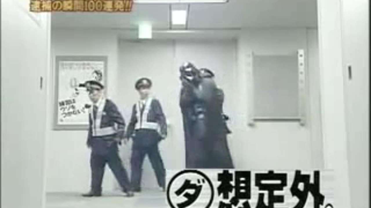 Darth Vader VS Japanese Police