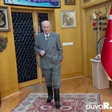 Ο Ν.Μπαχτσελι με μπότες à la Κεμαλ δηλώνει ότι «η Κύπρος είναι τουρκική»