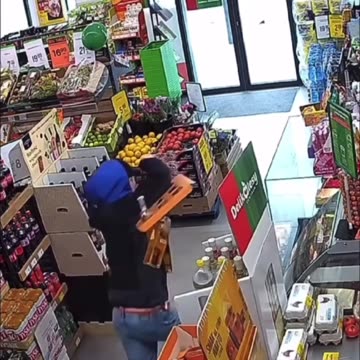 Man trys to steal liquor
