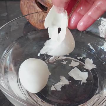 Revolutionary Egg Hack: Unlock the Secret to Perfectly Peeled Eggs!! | #shorts #egg #eggpeeling