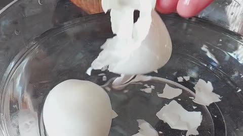 Revolutionary Egg Hack: Unlock the Secret to Perfectly Peeled Eggs!! | #shorts #egg #eggpeeling