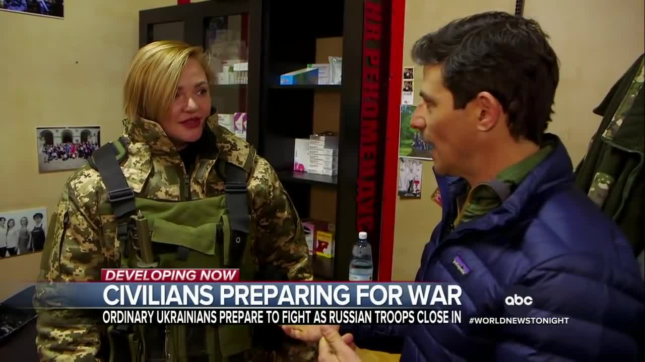 Ukrainian civilians on the front lines l WNT