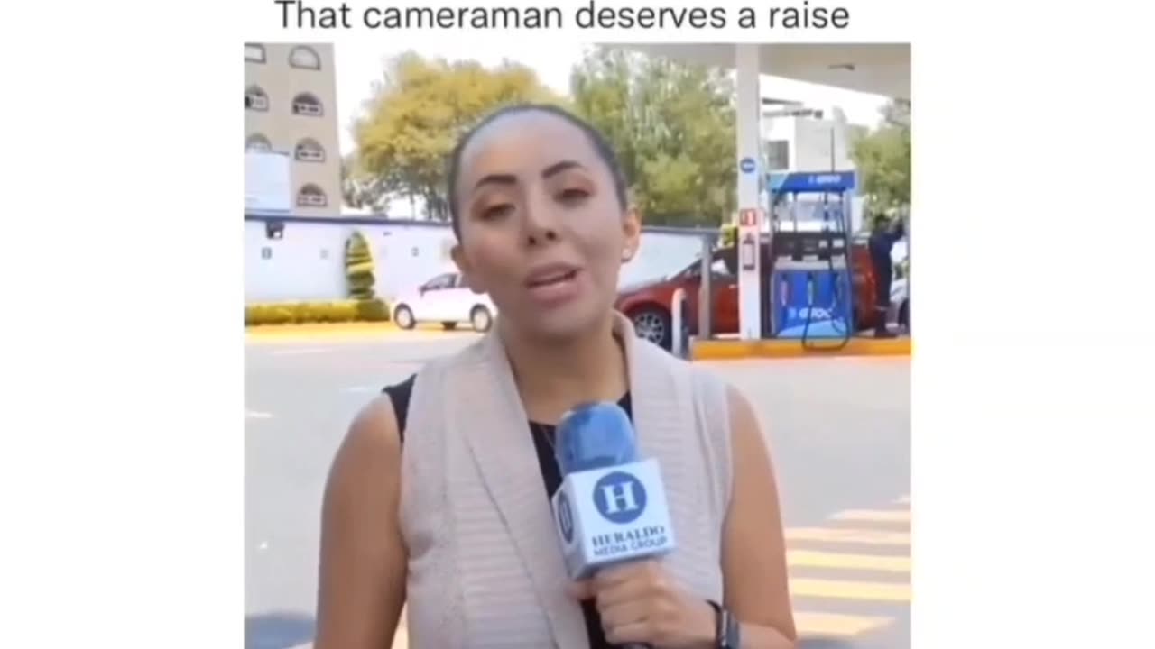 The camera man tho..follow for more #comedy