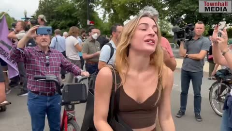 Pro-Abortion Protester Calls Teen Girls ‘Whores’ Outside Supreme Court