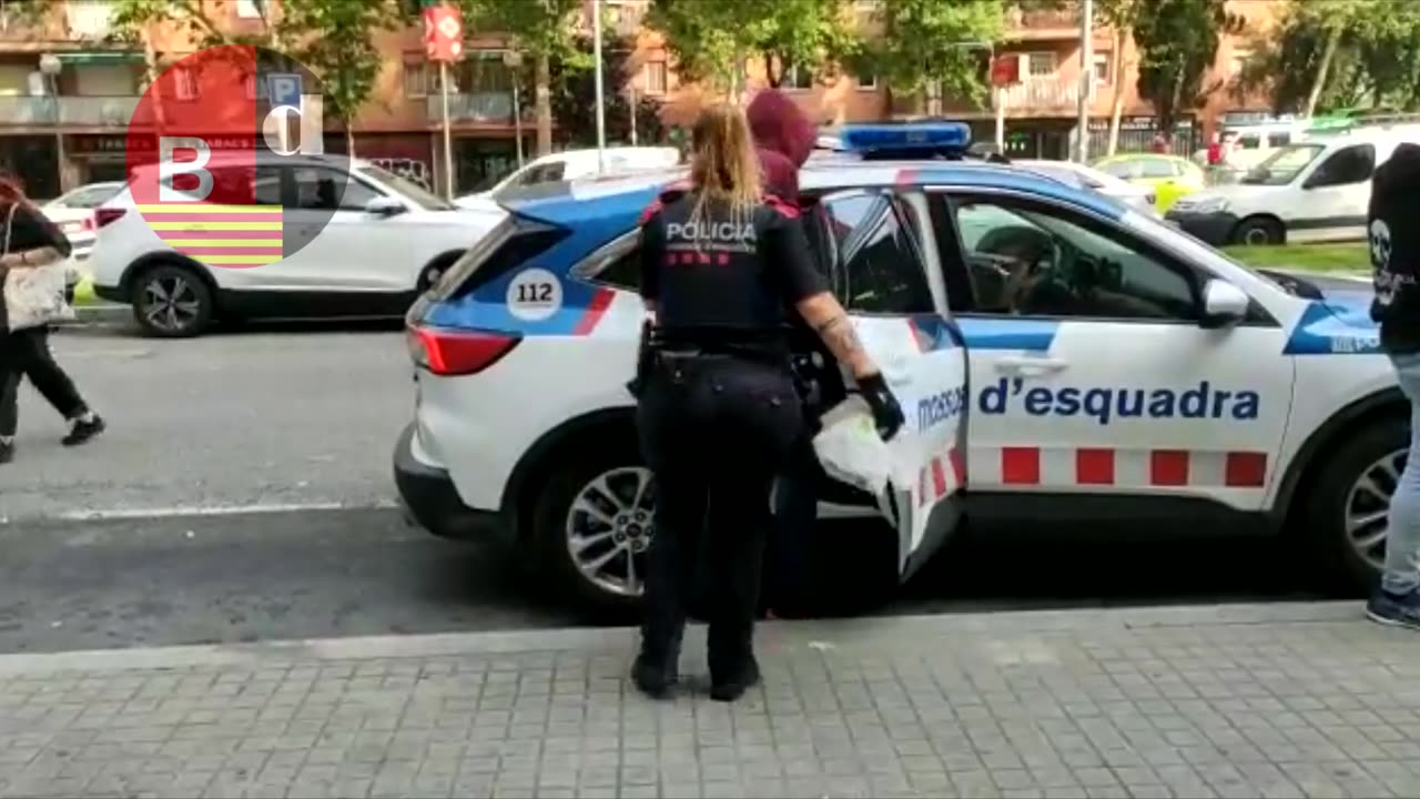 Guàrdia Urbana y Mossos desactivan un punto de venta de drogas en Sant Martí