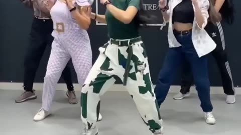 viral dance video