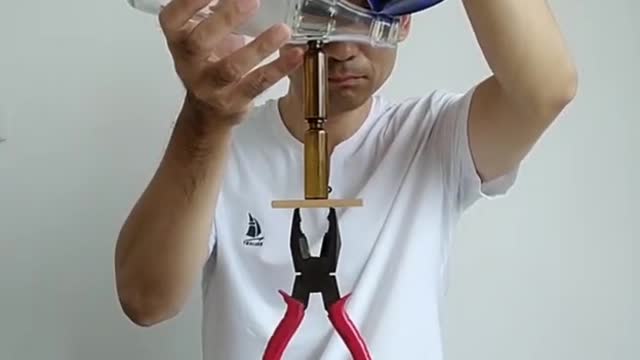 Man Has Mind-blowing Balancing Skills