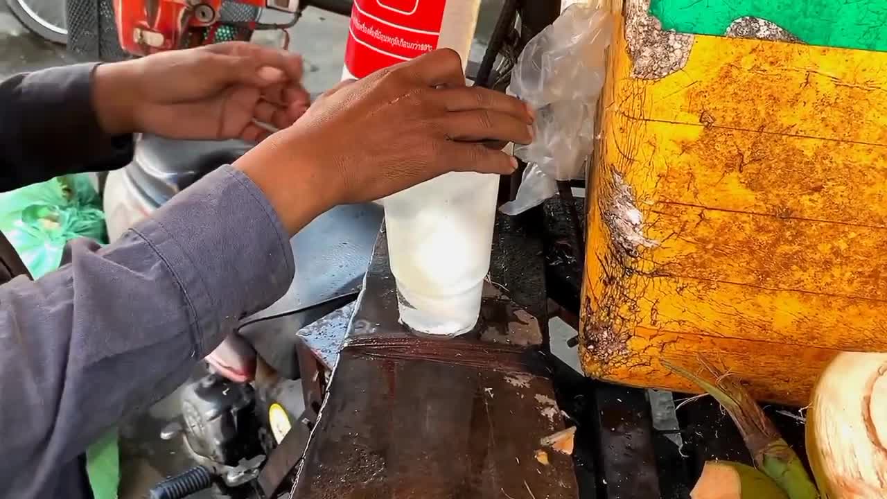 Amazing - Easy and Fast Green Coconut Cutting Skills __ Indian Street Food, Coconut Water