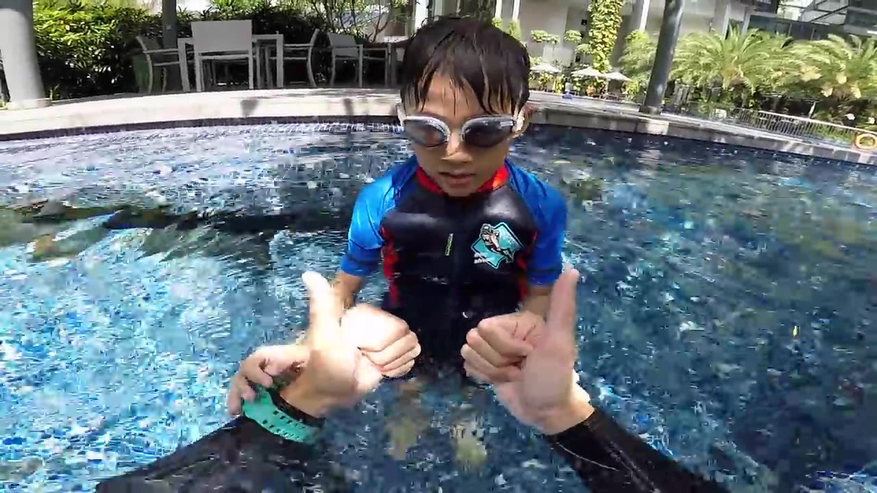 Teach your kid to swim with no stress