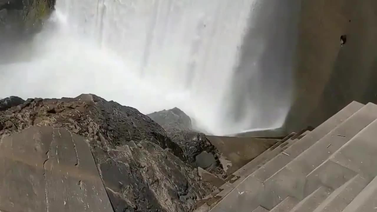 7 Hours of Peaceful Waterfall 🌊🌊Sounds - Lake Clementine Dam