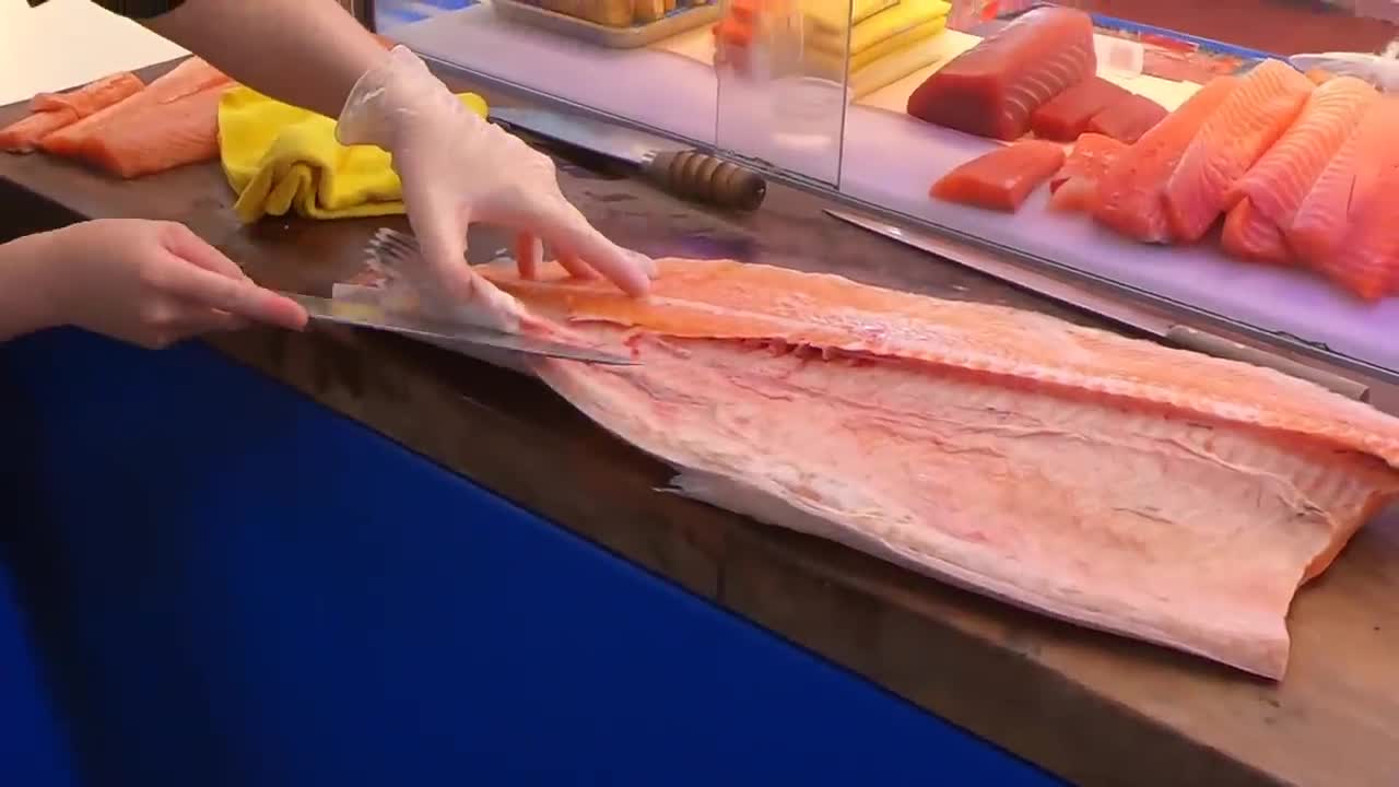 How To Fillet a Whole Salmon | Sashimi & Sushi -Taiwanese street food3