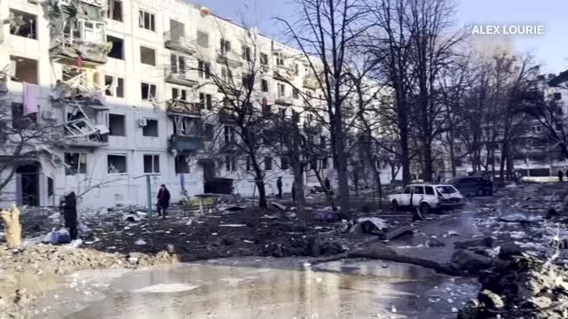 Civilian apartment buildings shelled in Kharkiv