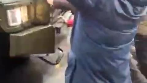 Melitopol! People without weapons go to the occupiers and aim their weapons at them...