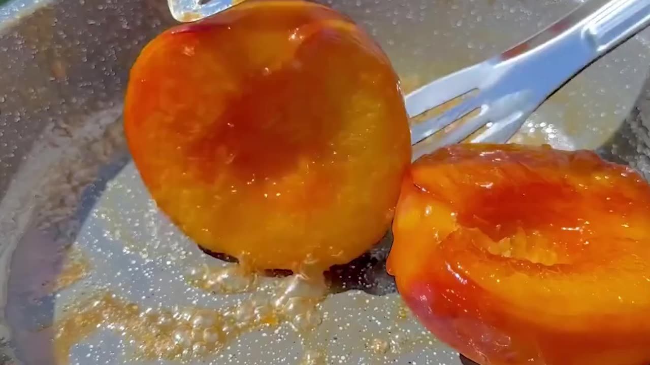 Caramelized Peaches & Ice cream🍑