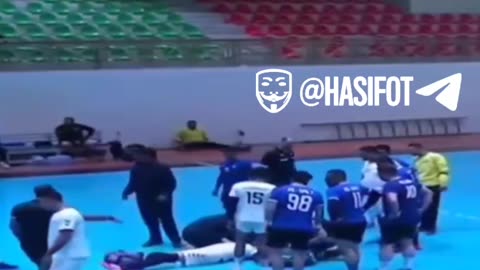 Hand ball player collapses during game-2022