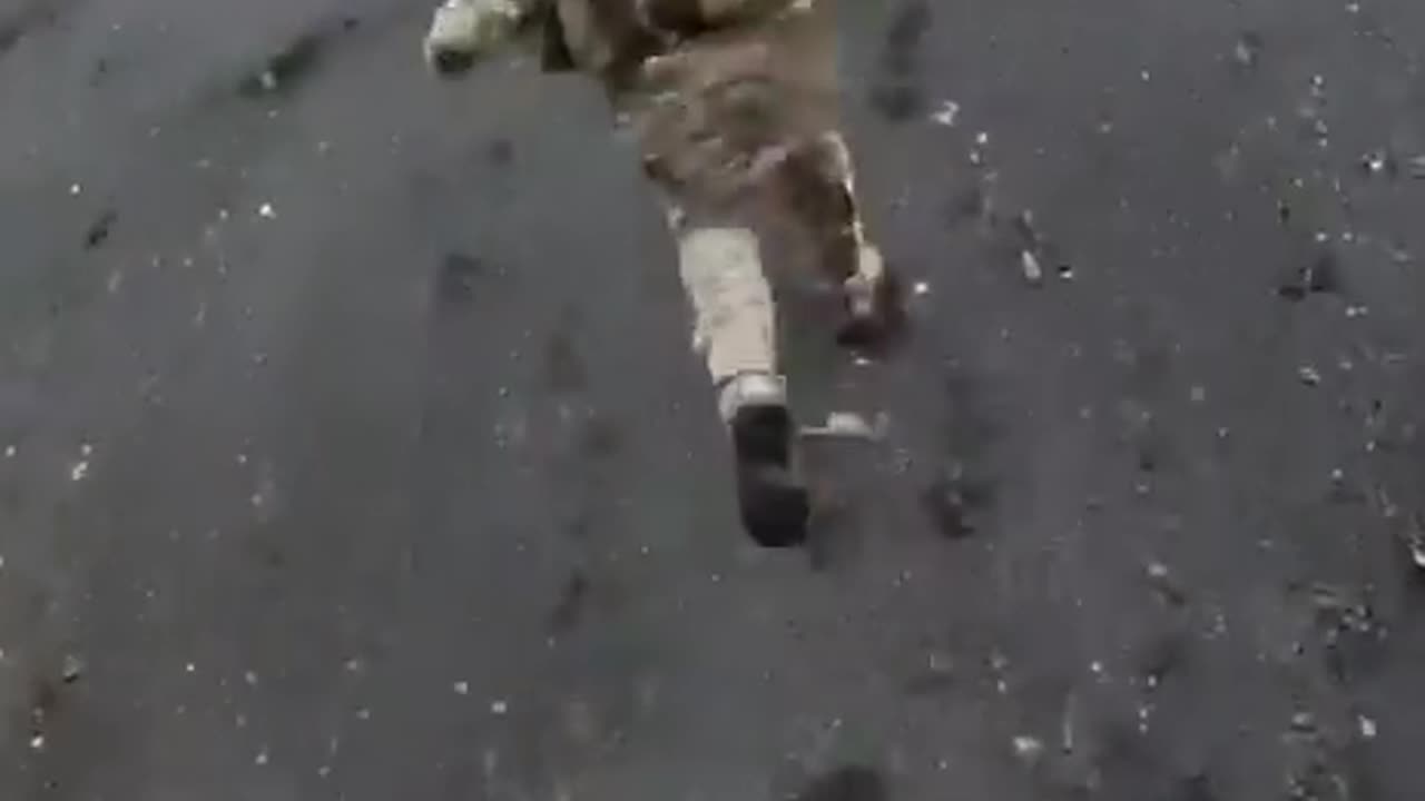 Ukrainian Soldiers Fleeing From The Avdeevka Coke Plant